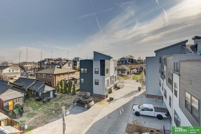 3111 Mayberry Plaza, Omaha, NE 68105