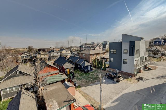 3111 Mayberry Plaza, Omaha, NE 68105