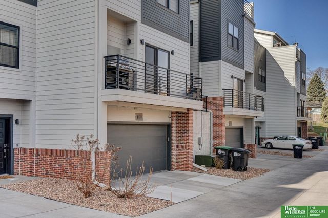 3111 Mayberry Plaza, Omaha, NE 68105