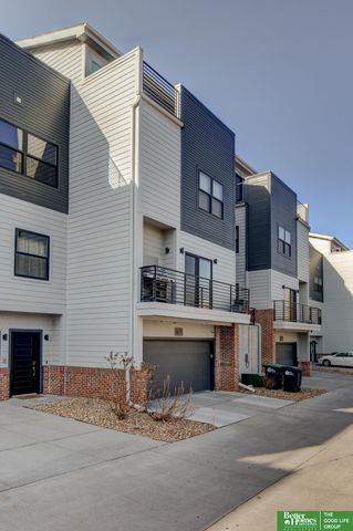 3111 Mayberry Plaza, Omaha, NE 68105