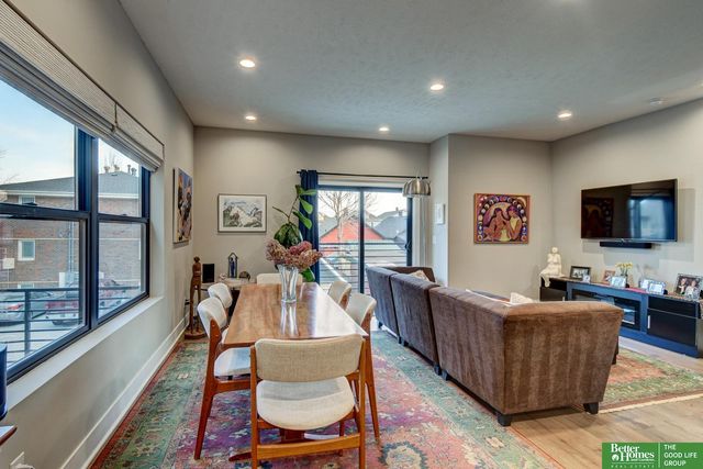 3111 Mayberry Plaza, Omaha, NE 68105