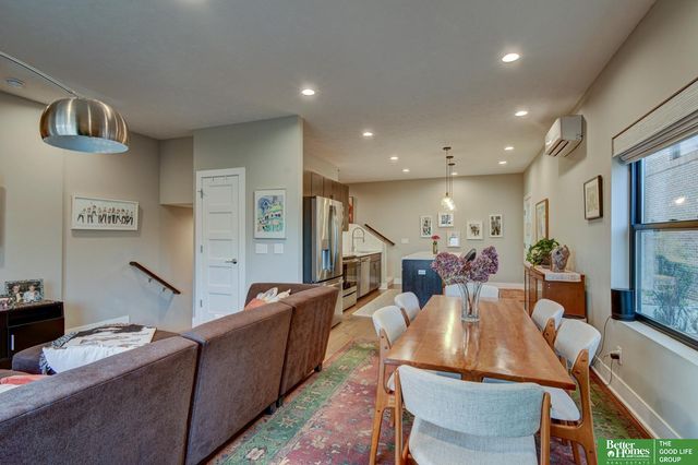 3111 Mayberry Plaza, Omaha, NE 68105