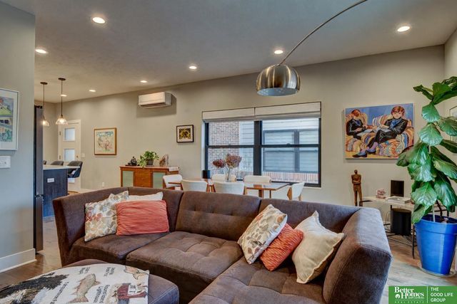 3111 Mayberry Plaza, Omaha, NE 68105