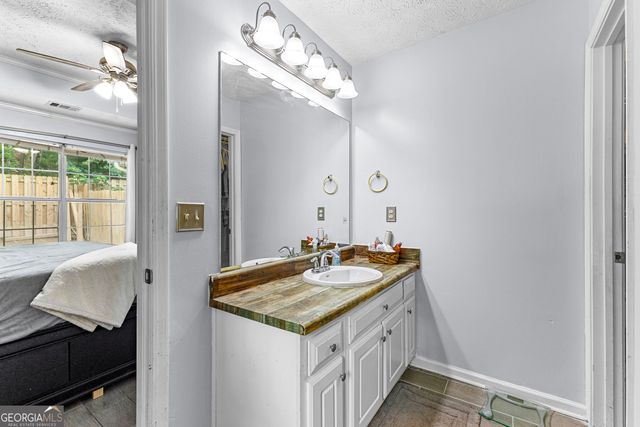11765 Fairway Overlook, Fayetteville, GA 30215