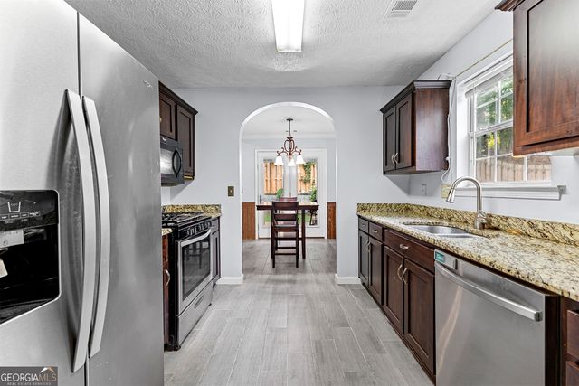 11765 Fairway Overlook, Fayetteville, GA 30215