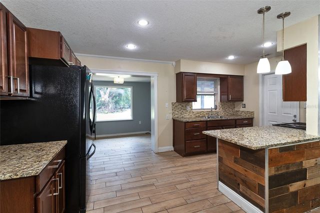 831 LAKESIDE DRIVE, Largo, FL 33778
