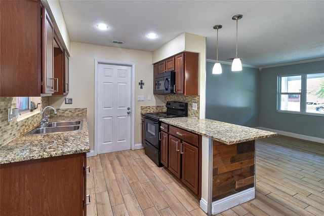 831 LAKESIDE DRIVE, Largo, FL 33778