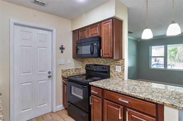 831 LAKESIDE DRIVE, Largo, FL 33778