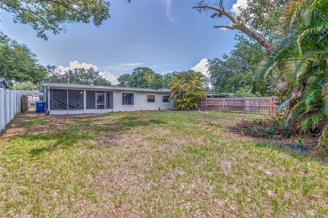 831 LAKESIDE DRIVE, Largo, FL 33778
