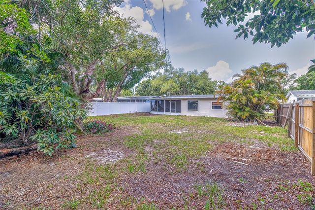 831 LAKESIDE DRIVE, Largo, FL 33778