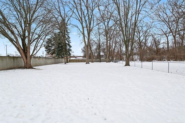 968 Trombley Drive, Troy, MI 48083