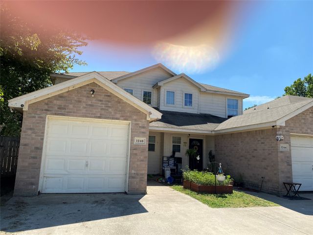 1248 Village Garden Drive, Azle, TX 76020