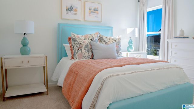 300 HALIFAX LANE, Chelsea, AL 35043