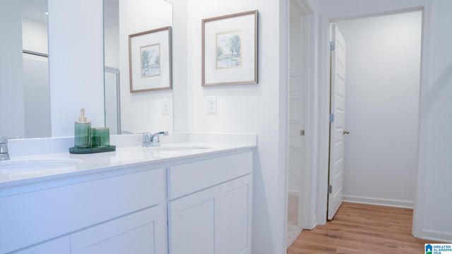 300 HALIFAX LANE, Chelsea, AL 35043