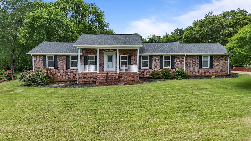 210 Briarwood Drive, Pacolet, SC 29372