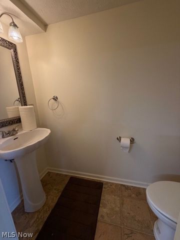 5630 Dorrington Avenue NE, Canton, OH 44721