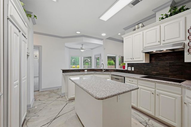 3111 Briarcliff Circle, Gainesville, TX 76240