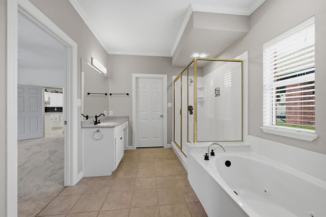 3111 Briarcliff Circle, Gainesville, TX 76240