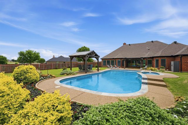 3111 Briarcliff Circle, Gainesville, TX 76240
