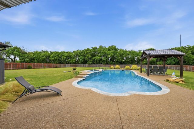 3111 Briarcliff Circle, Gainesville, TX 76240