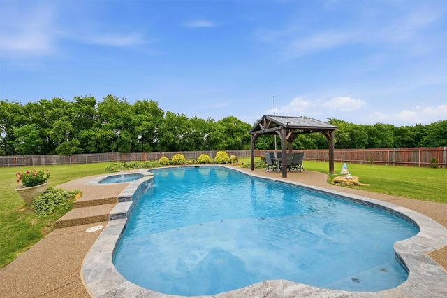 3111 Briarcliff Circle, Gainesville, TX 76240