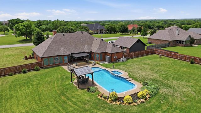 3111 Briarcliff Circle, Gainesville, TX 76240