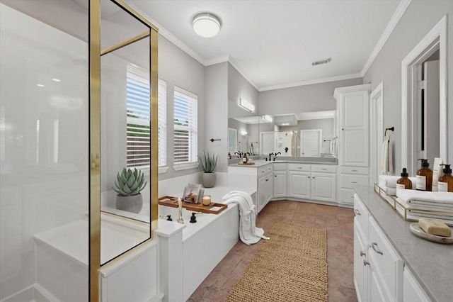 3111 Briarcliff Circle, Gainesville, TX 76240