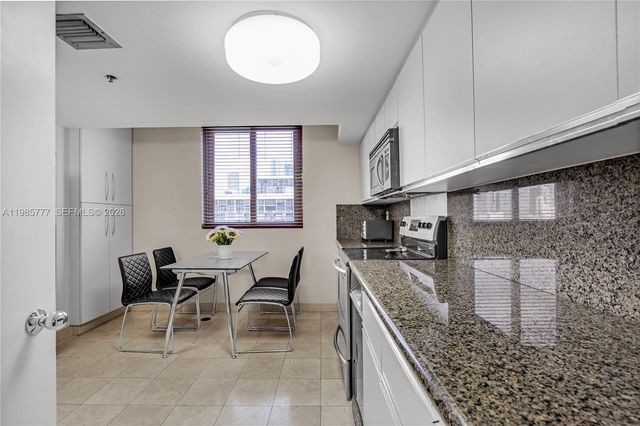 2025 Brickell Ave 1703, Miami, FL 33129