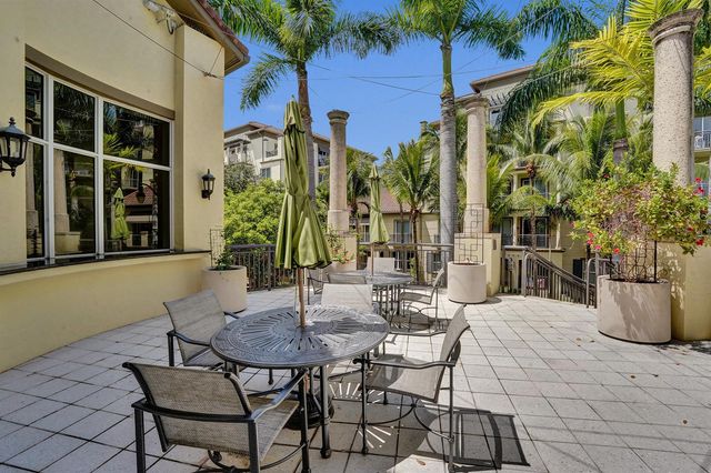 2617 NE 14th Avenue 304, Wilton Manors, FL 33334