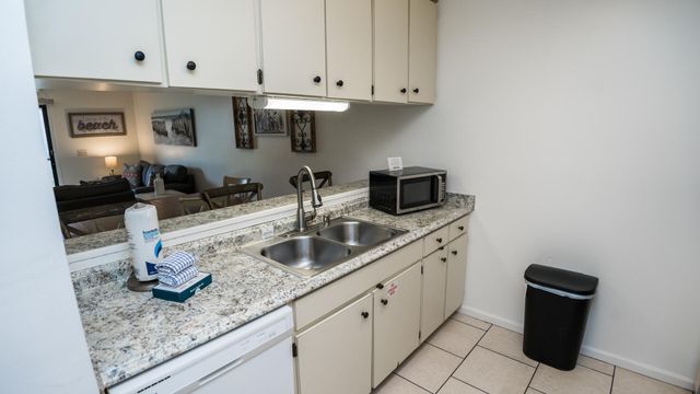 6215 Thomas Drive UNIT 107, Panama City Beach, FL 32408