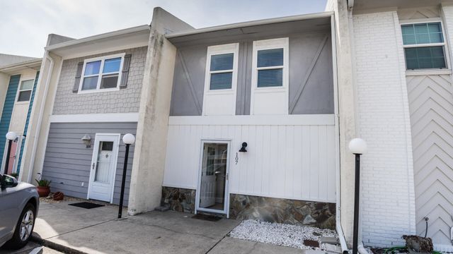 6215 Thomas Drive UNIT 107, Panama City Beach, FL 32408