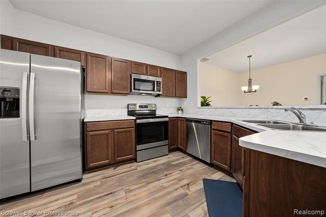 22026 Andover Drive, Macomb, MI 48042