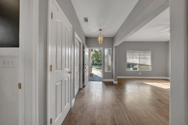 3929 Mira Sol Dr, Ceres, CA 95307