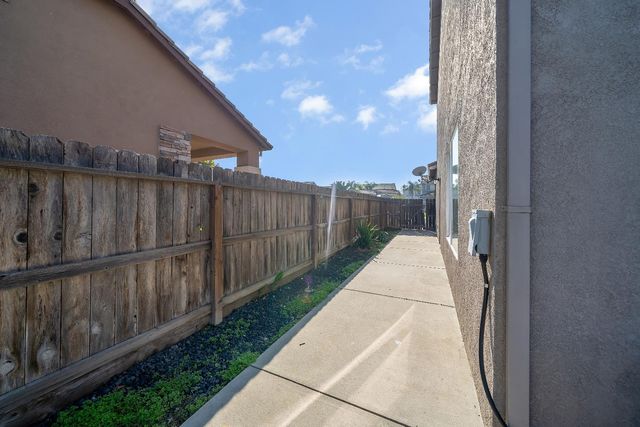 3929 Mira Sol Dr, Ceres, CA 95307