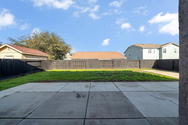 3929 Mira Sol Dr, Ceres, CA 95307