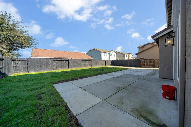 3929 Mira Sol Dr, Ceres, CA 95307