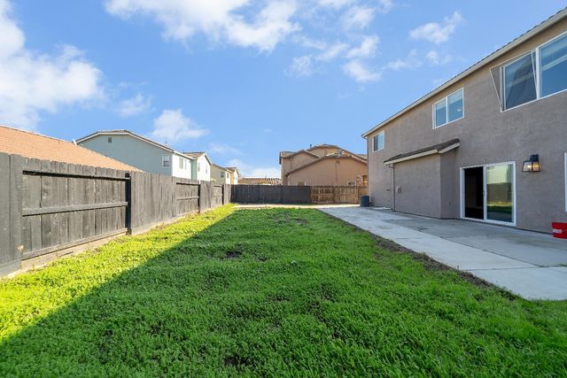3929 Mira Sol Dr, Ceres, CA 95307