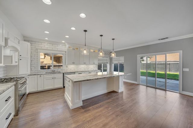 3929 Mira Sol Dr, Ceres, CA 95307