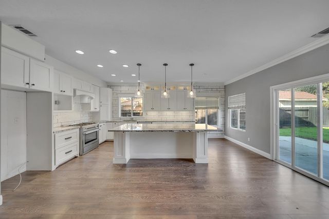 3929 Mira Sol Dr, Ceres, CA 95307