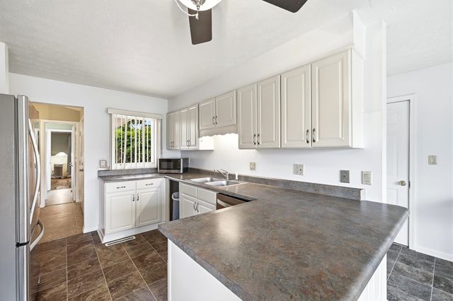 2 Hamill Road, Huntington, WV 25701