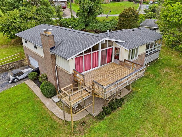 2 Hamill Road, Huntington, WV 25701