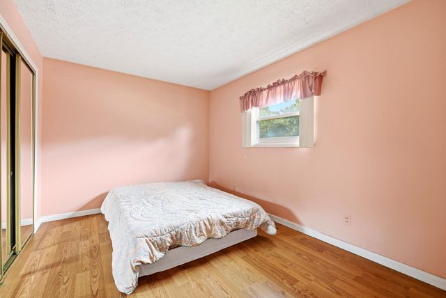 2 Hamill Road, Huntington, WV 25701