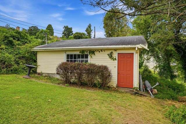 2 Hamill Road, Huntington, WV 25701