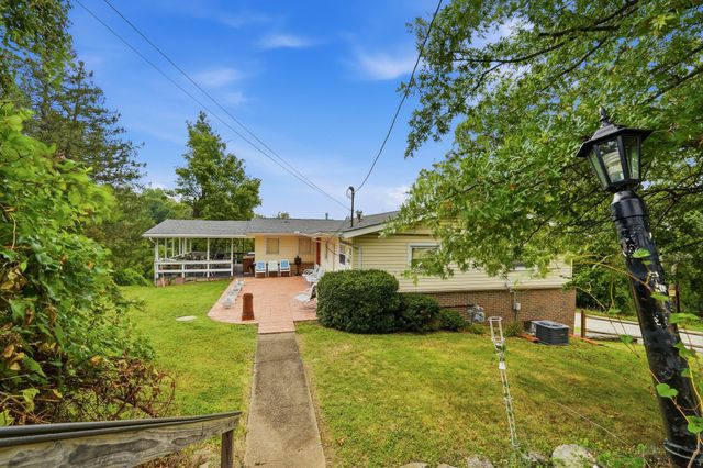 2 Hamill Road, Huntington, WV 25701