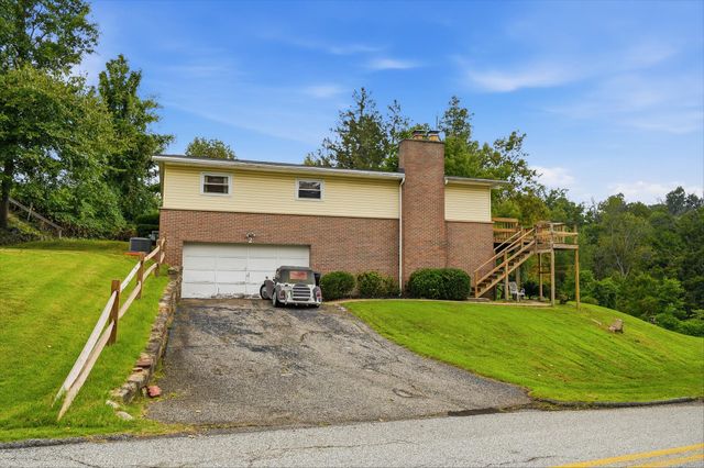 2 Hamill Road, Huntington, WV 25701