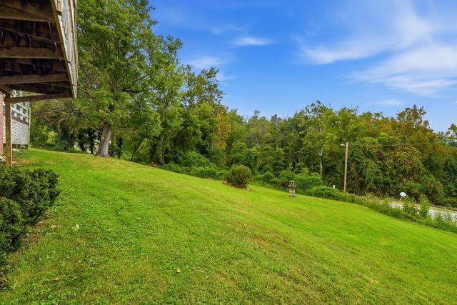 2 Hamill Road, Huntington, WV 25701