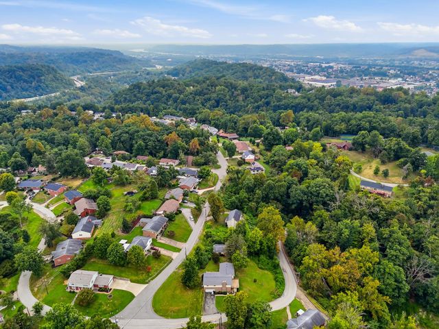 2 Hamill Road, Huntington, WV 25701