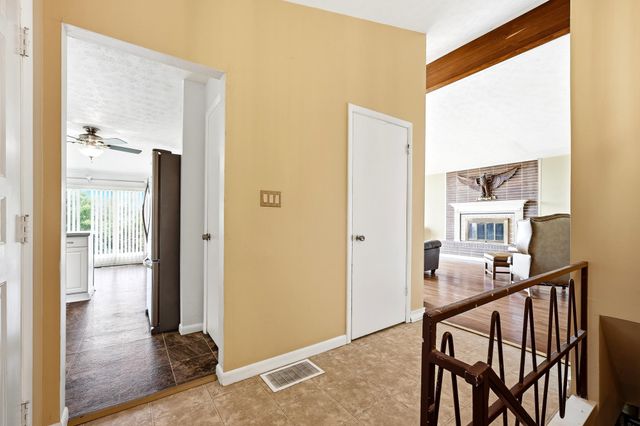 2 Hamill Road, Huntington, WV 25701