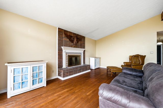 2 Hamill Road, Huntington, WV 25701
