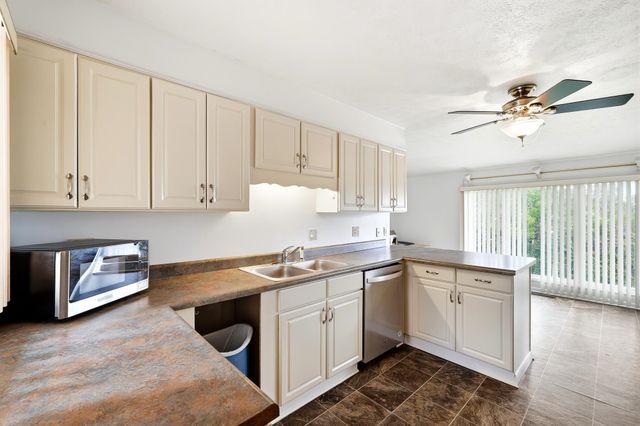 2 Hamill Road, Huntington, WV 25701